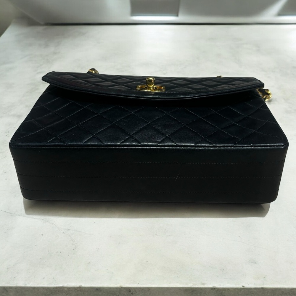 CHANEL Vintage 1986 Classic Quilted Lambskin Flap Bag Black/Red - Picture 14 of 15